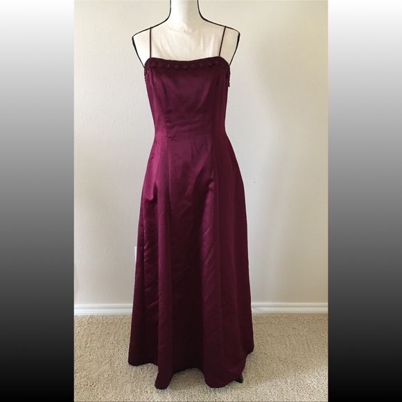 Dave & Johnny by Laura Ryner Dresses & Skirts - SIZE 7/8 NWOT Maroon Dave & Johnny by Laura Ryner